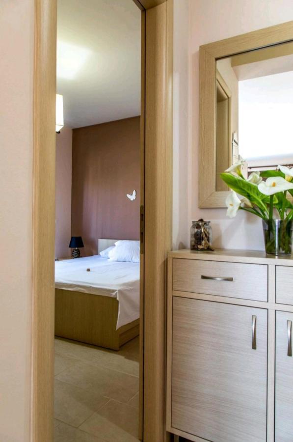 Canal Luxury Apartments Nea Poteidaia Exterior foto